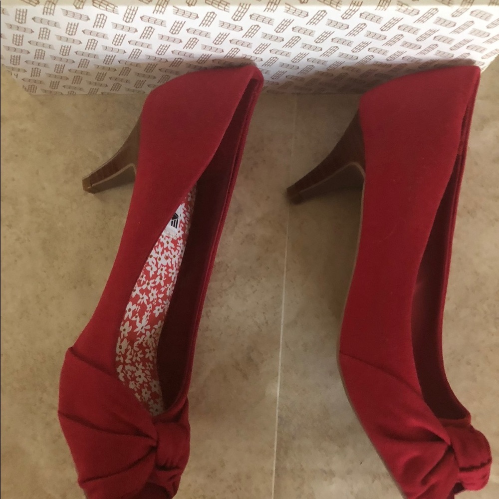 Shoes - Picture 5 of 5